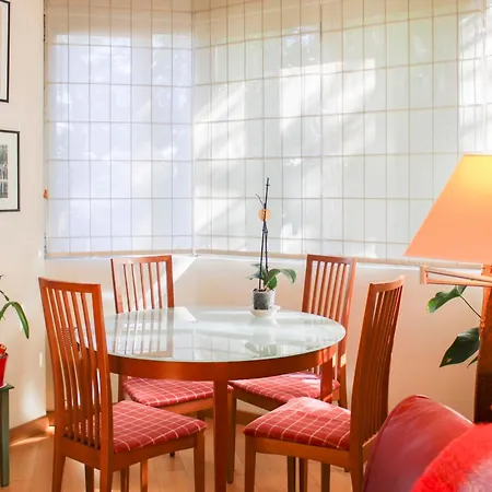 Quiet 86m With Balconies & Parking Apartment Paris