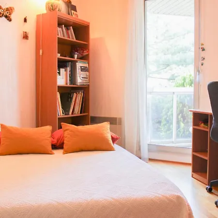 Quiet 86m With Balconies & Parking Apartment Paris